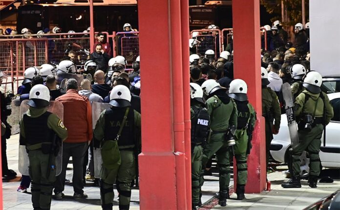 «Δίκη-Σταθμός:-Οι-Οπαδοί-του-Ολυμπιακού-στο-Σκαμνί-για-τη-Δολοφονία-του-Γιώργου-Λυγγερίδη»