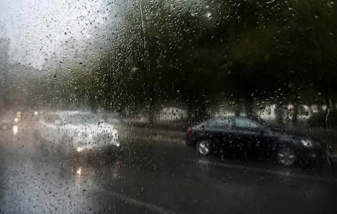 «Ετοιμαστείτε-για-Καταιγίδες:-Έκτακτο-Δελτίο-Επιδείνωσης-Καιρού-με-Ισχυρές-Βροχές-το-Ερχόμενο-Τριήμερο!»
